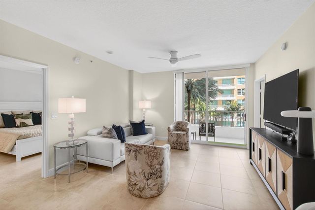 625 Casa Loma Boulevard 403, Boynton Beach, FL 33435