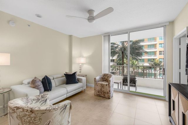 625 Casa Loma Boulevard 403, Boynton Beach, FL 33435