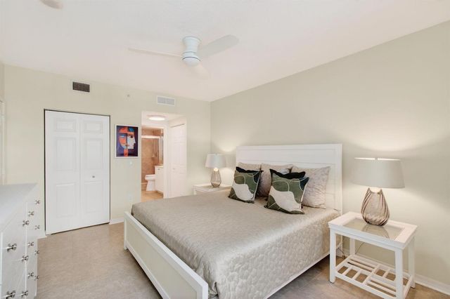 625 Casa Loma Boulevard 403, Boynton Beach, FL 33435