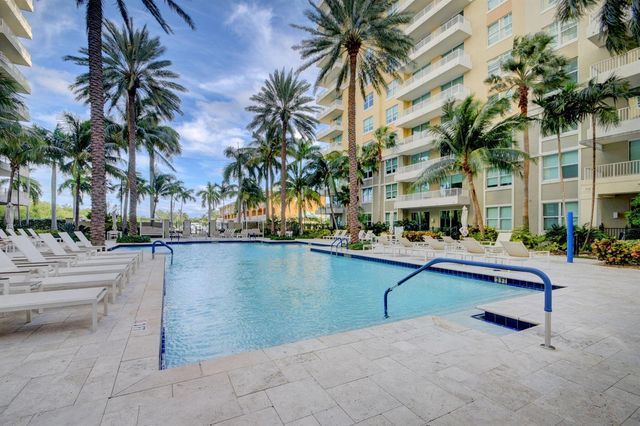 625 Casa Loma Boulevard 403, Boynton Beach, FL 33435