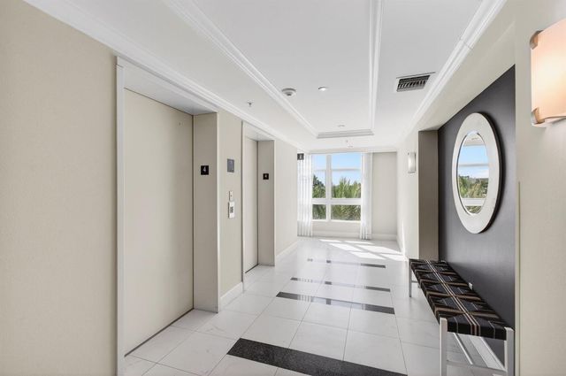 625 Casa Loma Boulevard 403, Boynton Beach, FL 33435
