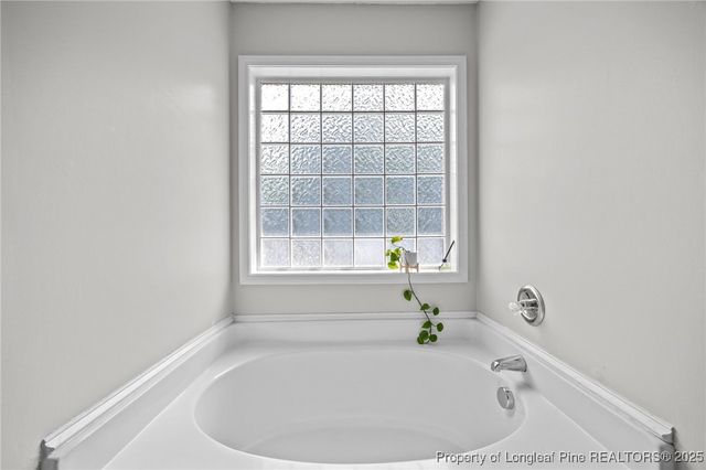622 Sunpointe Drive, Hope Mills, NC 28348