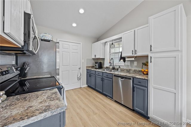622 Sunpointe Drive, Hope Mills, NC 28348