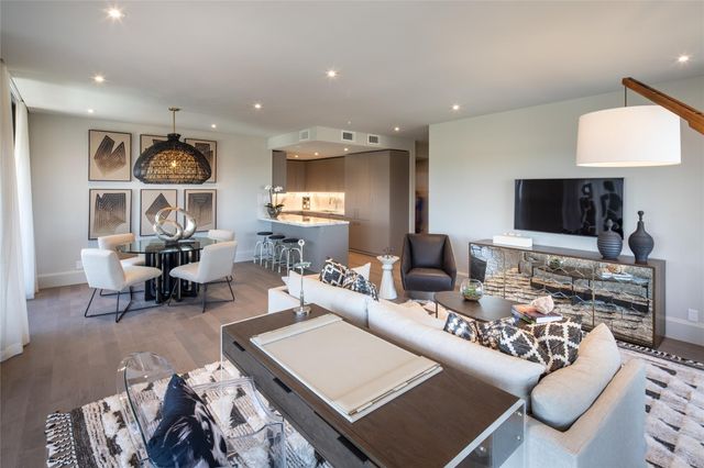 1701 Hermann Drive 24B, Houston, TX 77004