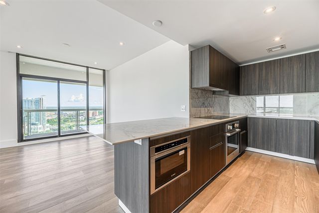 1701 Hermann Drive 24B, Houston, TX 77004