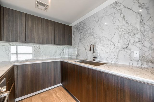 1701 Hermann Drive 24B, Houston, TX 77004