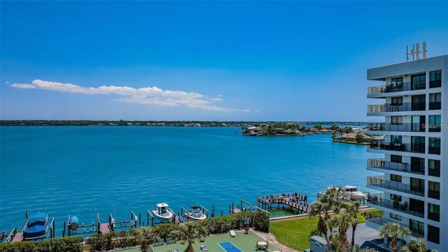 240 SAND KEY ESTATES DRIVE 222, Clearwater, FL 33767