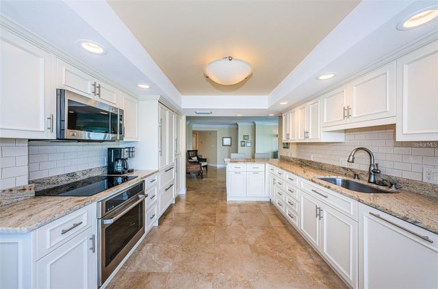 240 SAND KEY ESTATES DRIVE 222, Clearwater, FL 33767