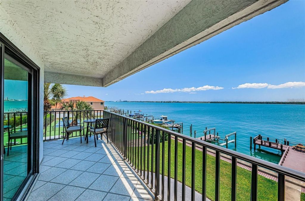 240 SAND KEY ESTATES DRIVE 222, Clearwater, FL 33767