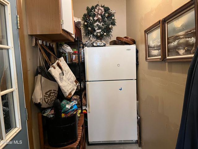 19 Windsor Place, Albany, NY 12209