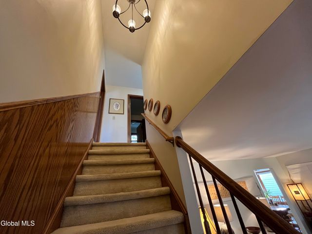 19 Windsor Place, Albany, NY 12209