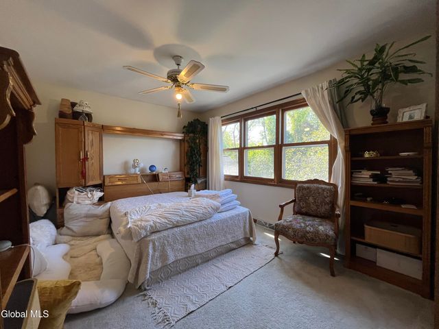 19 Windsor Place, Albany, NY 12209