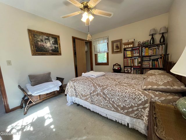 19 Windsor Place, Albany, NY 12209