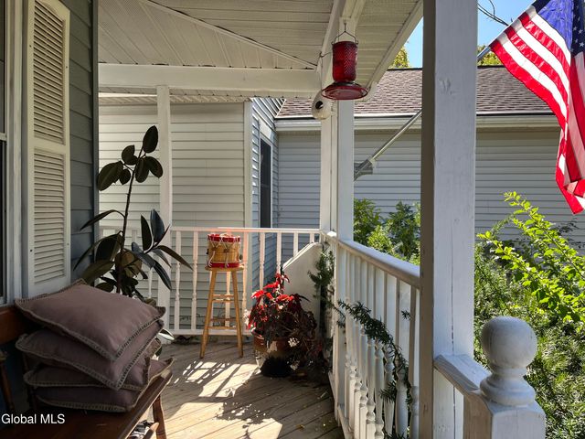 19 Windsor Place, Albany, NY 12209