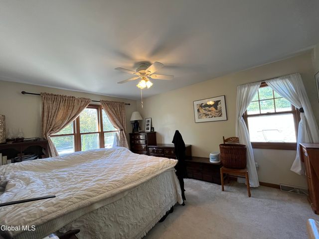 19 Windsor Place, Albany, NY 12209