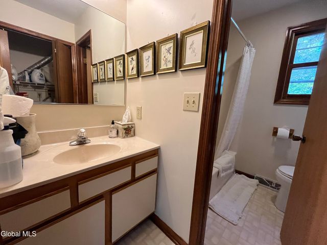 19 Windsor Place, Albany, NY 12209