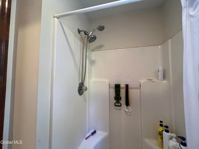 19 Windsor Place, Albany, NY 12209