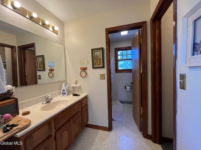 19 Windsor Place, Albany, NY 12209