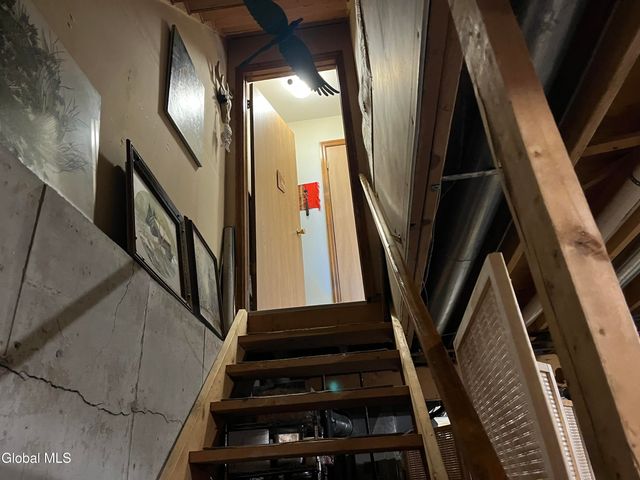 19 Windsor Place, Albany, NY 12209