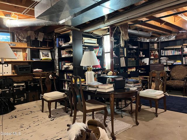 19 Windsor Place, Albany, NY 12209