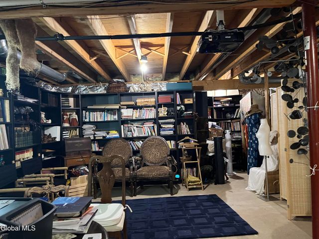 19 Windsor Place, Albany, NY 12209