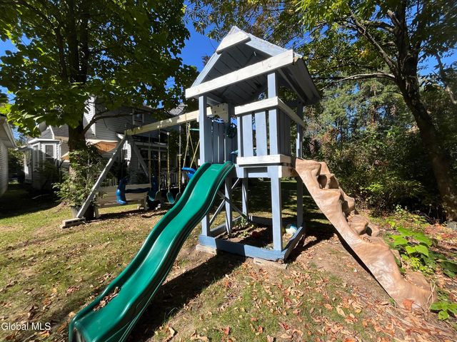 19 Windsor Place, Albany, NY 12209