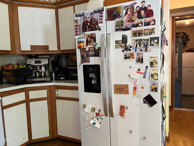 19 Windsor Place, Albany, NY 12209