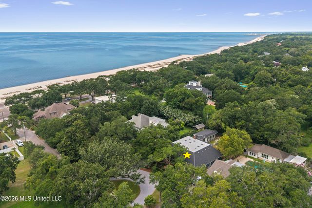 11 Japonica Drive, Pass Christian, MS 39571