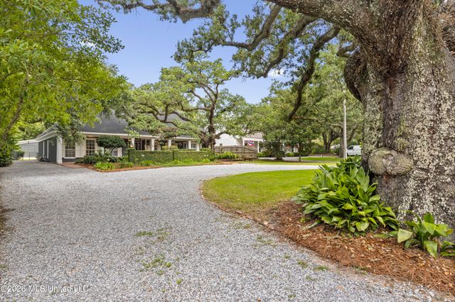 11 Japonica Drive, Pass Christian, MS 39571
