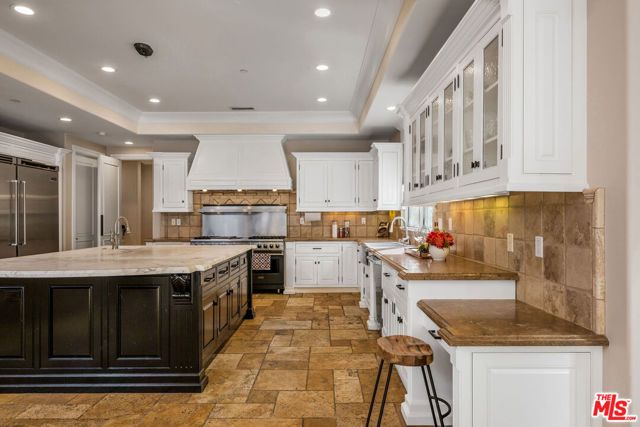 25043 Abercrombie Lane, Calabasas, CA 91302