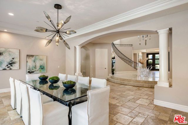 25043 Abercrombie Lane, Calabasas, CA 91302