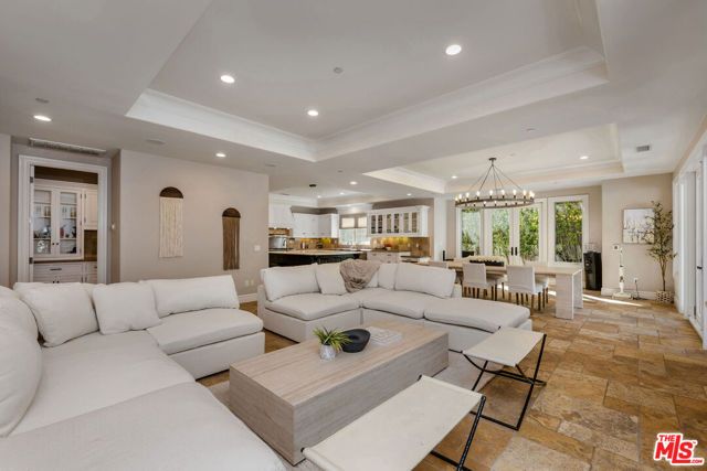 25043 Abercrombie Lane, Calabasas, CA 91302