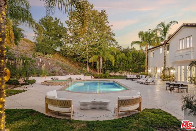 25043 Abercrombie Lane, Calabasas, CA 91302