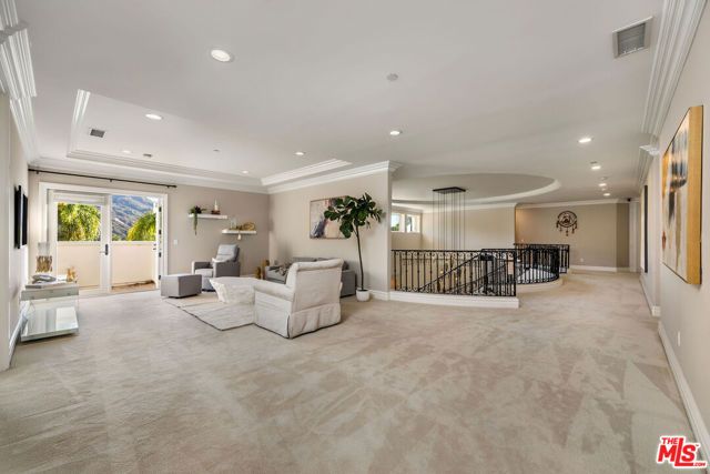 25043 Abercrombie Lane, Calabasas, CA 91302