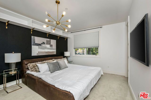 25043 Abercrombie Lane, Calabasas, CA 91302