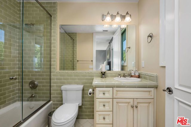 25043 Abercrombie Lane, Calabasas, CA 91302