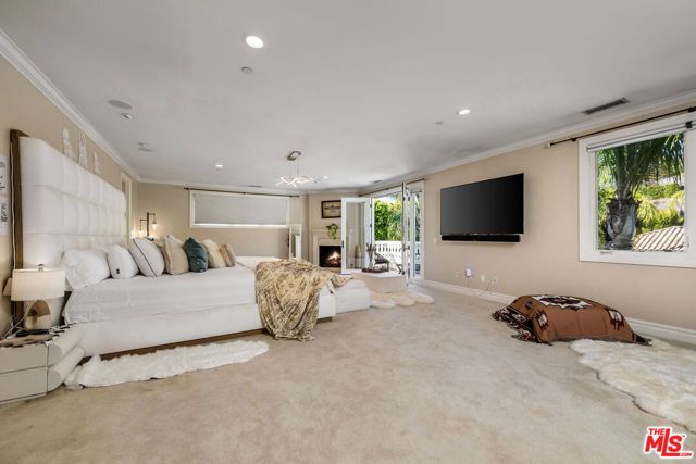 25043 Abercrombie Lane, Calabasas, CA 91302