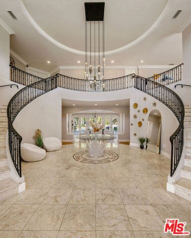 25043 Abercrombie Lane, Calabasas, CA 91302