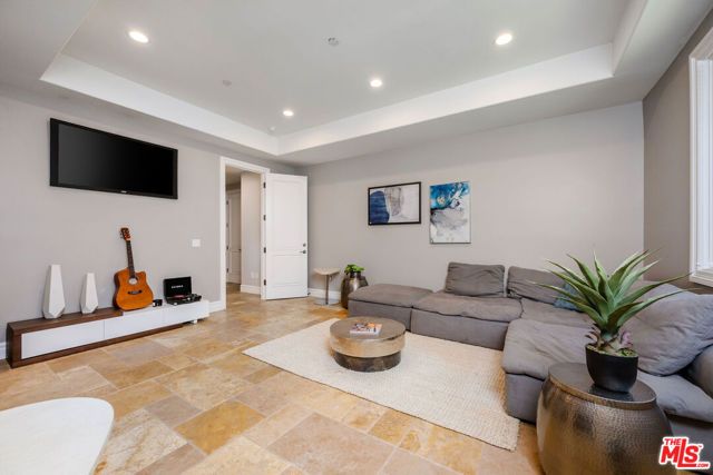 25043 Abercrombie Lane, Calabasas, CA 91302