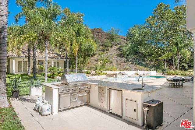 25043 Abercrombie Lane, Calabasas, CA 91302