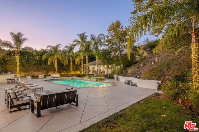 25043 Abercrombie Lane, Calabasas, CA 91302