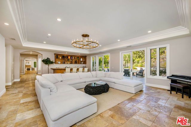 25043 Abercrombie Lane, Calabasas, CA 91302