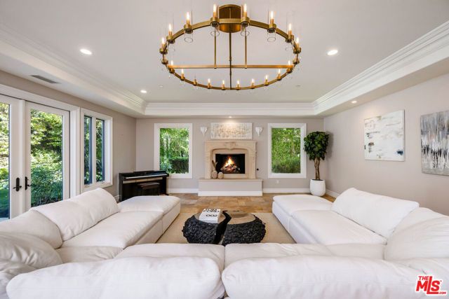 25043 Abercrombie Lane, Calabasas, CA 91302