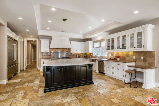 25043 Abercrombie Lane, Calabasas, CA 91302