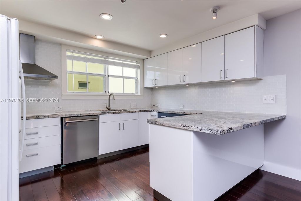 623 NE 8th Ave, Fort Lauderdale, FL 33304