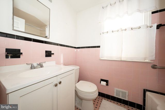113 ROCKLAND RD, Havertown, PA 19083