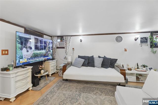 605 Central Avenue, Harrison, NJ 07029