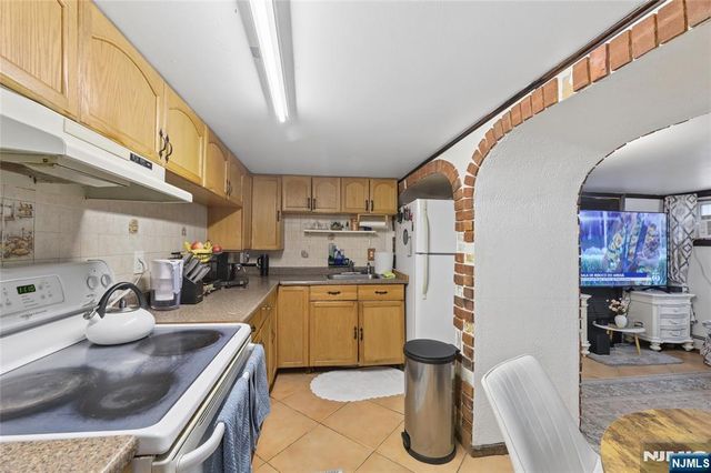 605 Central Avenue, Harrison, NJ 07029