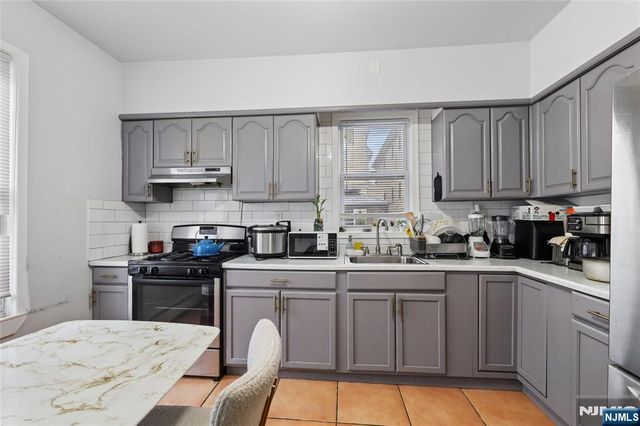 605 Central Avenue, Harrison, NJ 07029