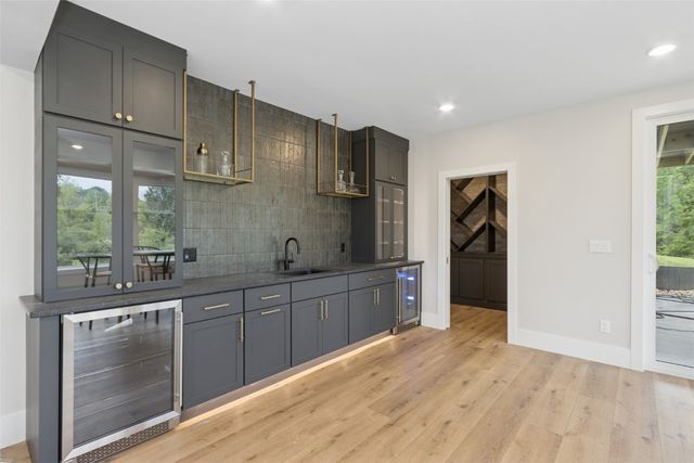 411 MacBride Trail, Solon, IA 52333